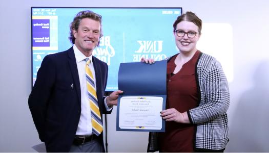 2023年度网络教学杰出创新奖获得者. Amanda Sladek专注于在线学习者的灵活性和可访问性